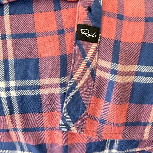 Rails Rust, Navy Blue Plaid Button Down Shirt size Large, EUC - Picture 8 of 13